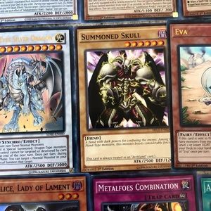 200 Yugioh Cards + Summoned Skull.